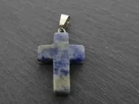Sodalite Pendentif Croix, pierre semi-précieuse, Couleur: bleue, Taille: ±25x6mm, Quantité : 1 pièce.