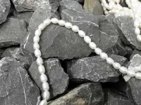 perles d'eau douce rise, Couleur: blanc, Taille: ±6x9mm, Quantite: chaîne ±38cm, (±45 piece)