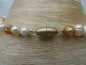 Preview: Halskette geknüpft mit Süsswasserperlen, mit goldfarbigem Magnetverschluss