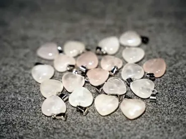 Rose Quartz Heart Pendant, Semi-Precious Stone, Color: rose, Size: ±16mm, Qty: 1 pc
