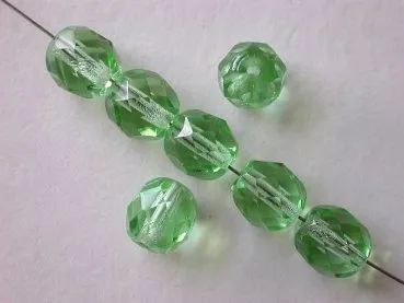 Facet-Polished Glassbeads, green, 8mm, 20 pc.