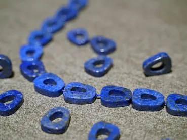 prix spécial le Lapislazuli, Couleur: bleu, Taille: ±23x19x6mm, Quantite: ±18 piece - String ±40cm