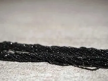 Spinelle noir facetté, pierre semi-précieuse, Couleur: noir, Taille: ±4mm, Quantité: 1 chain ±40cm (±97 Pcs.)