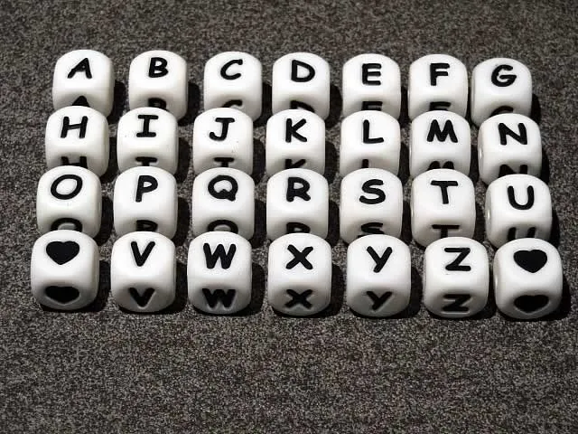 Silikon Buchstaben, Farbe: weiss, Grösse: ±12mm, Menge: 1 Stk.