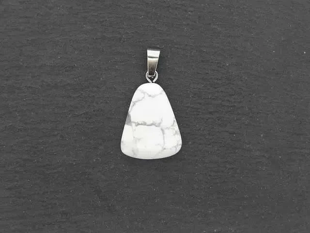 Howlite Pendant, Semi-Precious Stone, Color: white, Size: ±21x17mm, Qty: 1 pc