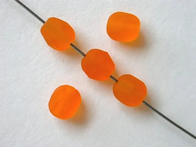 Facet-Polished Glassbeads, orange frosted, 4mm, 100 pc.