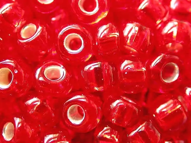 Rocailles, rot mit silber einzug, 4.5mm, 17 gr.