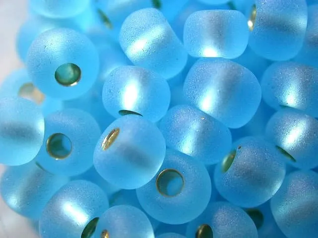 SeedBeads, l. blue frostet inside silver, 4.5mm, 17 gr.