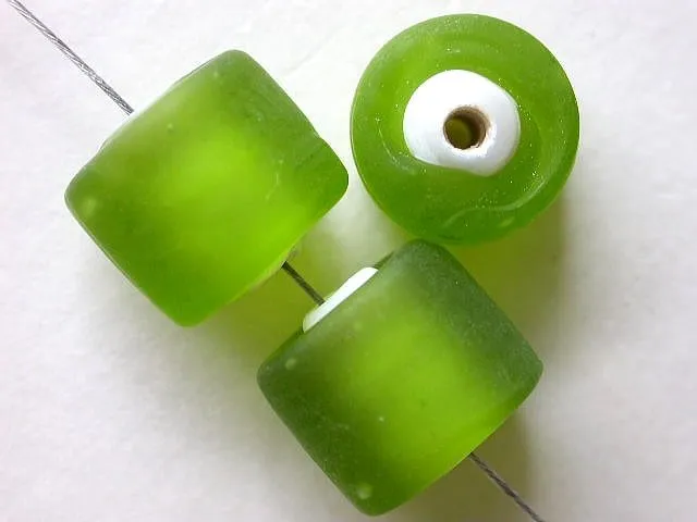 Zylinder Frosted, grün, 10mm, 5 Stk.