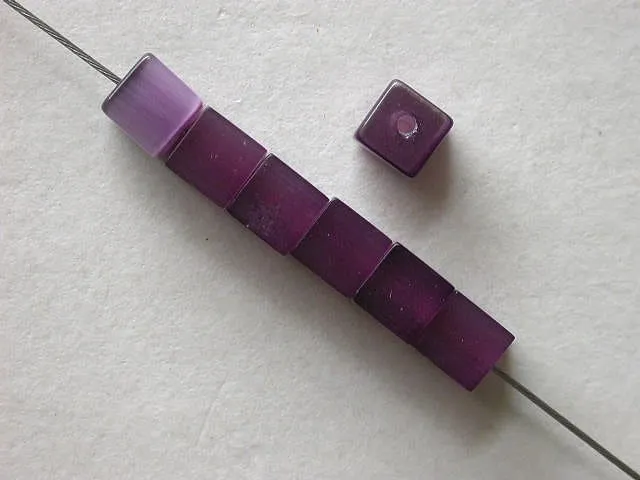 Katzen-Auge, cube, violett, 4mm, 20 Stk.