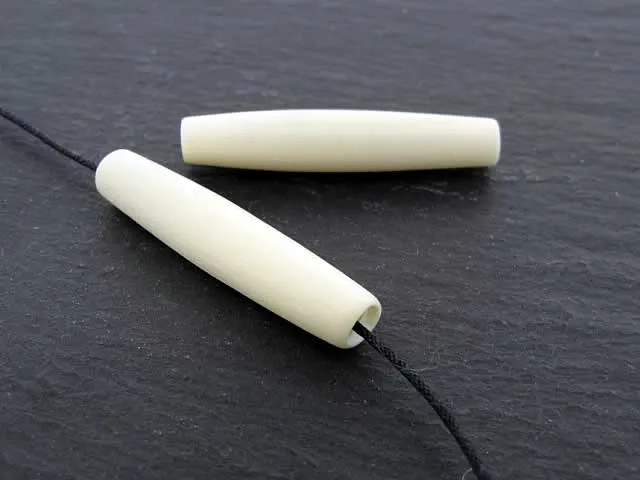 Bone Beads Tube lang, Color: White, Size: ±36mm, Qty: 2 pc.