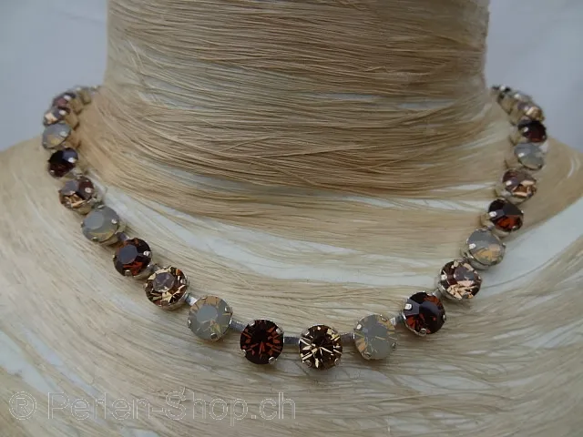 Versilberte Halskette, eingefasst mit 8 mm Swarovski Kristall Strasssteinen
