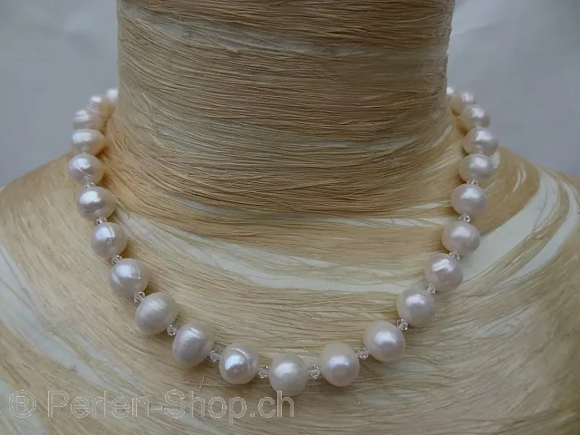 Necklace tied with freshwater pearls, magnetic closure with rhinestones