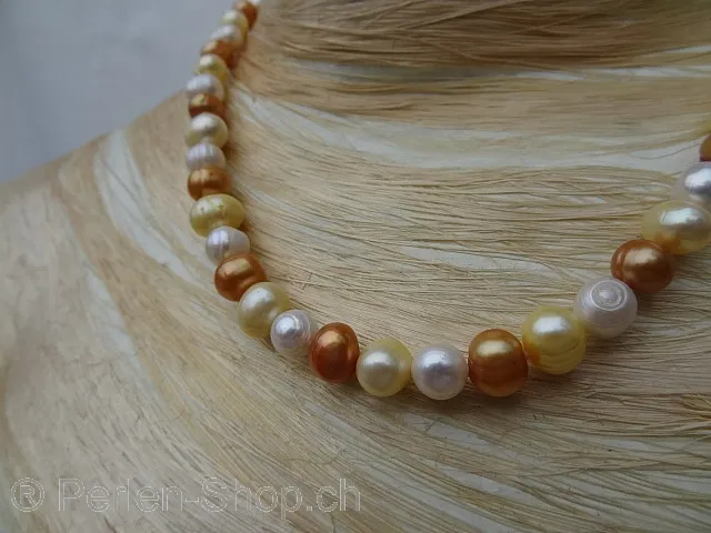 Necklace tied with freshwater pearls, magnetic closure gold