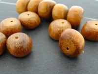 Bayongholzperlen Nuggets, Farbe: Braun, Grösse: ±10x15mm, Menge: 20 Stk.