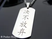 Kette aus Edelstahl mit chinesischen Zeichen. Gebe niemals auf